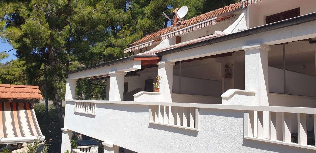 Pansion Jure Matijevic 3* Sveta Nedelja (Hvar)