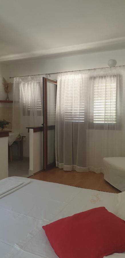 Pansion Jure Matijevic krevet i doručak Sveta Nedelja (Hvar)